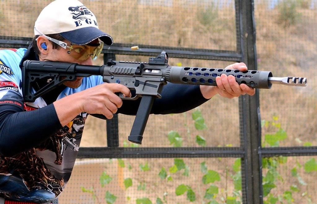 PCC / Pistol-Calibre Carbine Modelů AR15 9 mm je na našem trhu poměrně hodně a je tak z čeho vybírat. Rozdíly jsou v ceně, kvalitě i výbavě. Jedním z markantních rozdílů jsou použité zásobníky.