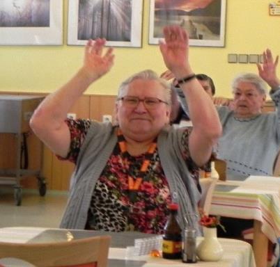 podél páteře, svaly šíje i bederní část