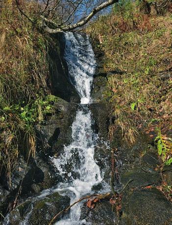 Tavná voda Různorodost hydrologických poměrů Velké kotliny se násobí vodou z tajícího sněhu.