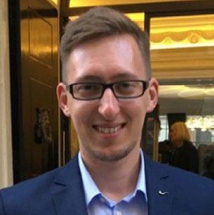 Nadále jsou všechny bakalářské a magisterské programy vyučovány v angličtině a akreditovány dle právních předpisů Velké Británie ve spolupráci s britskou veřejnou universitou Teesside University.