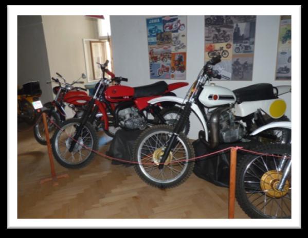 sbírku historických motocyklů, československé poválečné výroby, která je majetkem