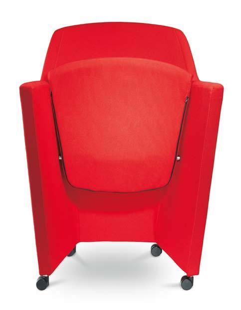 The Congress chair has been designed as a one-piece structure made of a steel frame covered with high quality injected cold foam.