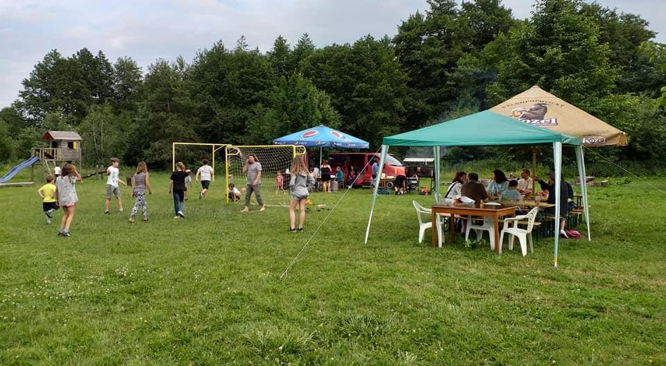 Sport Fotbal V sobotu 13. července od 13 hodin sehraje A mužstvo za účasti mužstev Sokol Klobuky, SK Slavoj Pozdeň a AFK Svinařov utkání na hřišti v Pozdni.