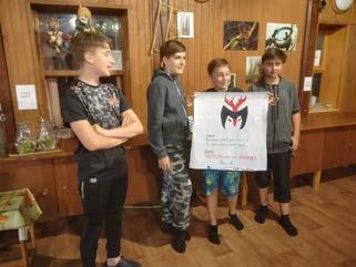 bezobratlé živočichy pod mikroskopem.