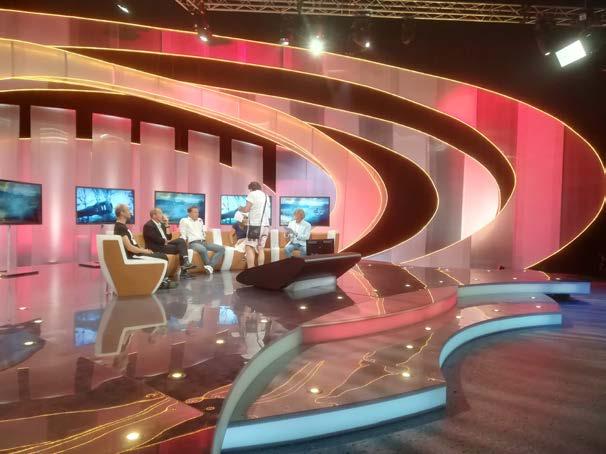 Hosty pořadu tentokrát byli Dalibor Gondík, Otakar Brousek mladší, Eva Samková, Petr Vondráček a nechyběla
