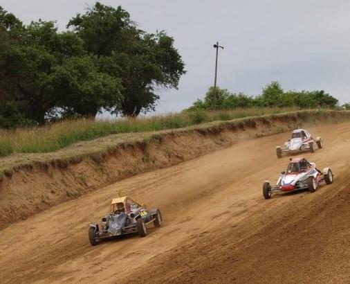 sportoviště Povrch Poznámka 1 x autokrosová a motokrosová