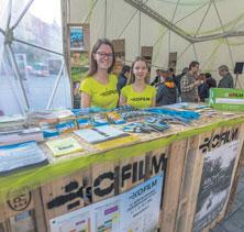 Od každodenní nabídky Zelného trhu se nabízené zboží liší právě ekologickými certifikáty a prokazatelným původem zboží.