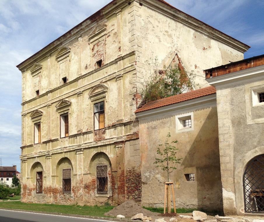 Po dostavbě plně převzal hlavní sídelní funkci rodu Švamberků. Na přelomu 16. a 17.