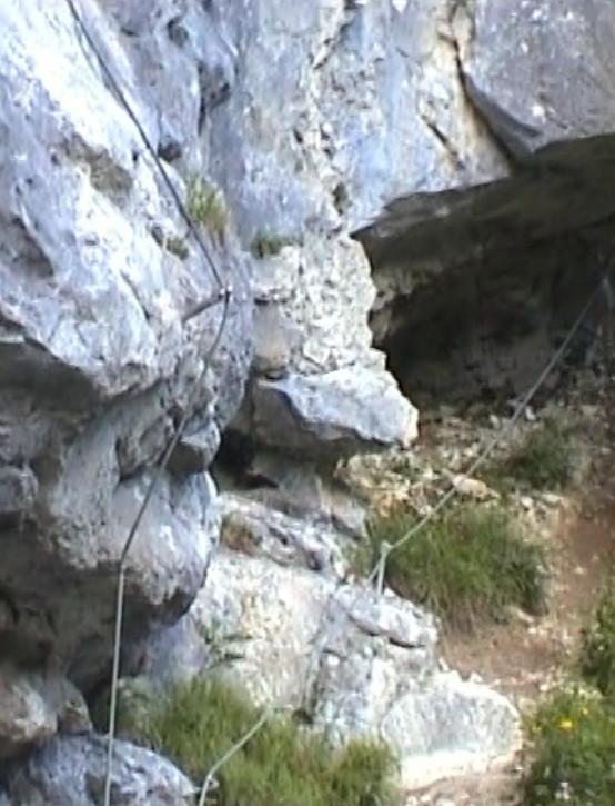 Na obrázku nástup vlevo, vpravo Gipfelanstieg Po jejím zdolání celkem