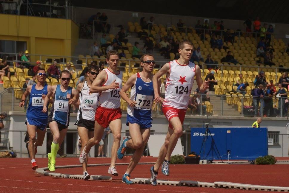 Lákalo t? n?kdy v?novat se?ist? atletice? Nelákalo, vždy jsem si uv?domoval, že být sportovcem je kariéra na p?l života, a pak se?lov?k musí rozhlížet, co d?lat dál. P?išlo mi to jako p?