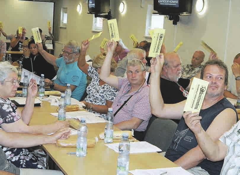 Krušnohor, zpravodaj stavebního bytového družstva 23 8. Zajišťovat další možnosti financování oprav a rekonstrukcí domů. Zajistit úvěry ve výši nejméně 40 milionů korun. (Termín: 05/2020) 9.