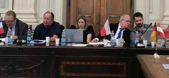 Mariánskolázeňští připravují vkročení do nové sezóny Česká delegace, zprava doleva: V. Franta (ML), Vl. Kajlik (ML), L. Sochorková (KV), M. Urban (KV).