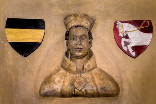 v Bologni a Padově, kde především studoval kanonické právo. Arnošt byl ovlivněn italskou kulturou se začínajícími prvky humanismu. Po studiích se pohyboval v Avignonu u papežské kurie.