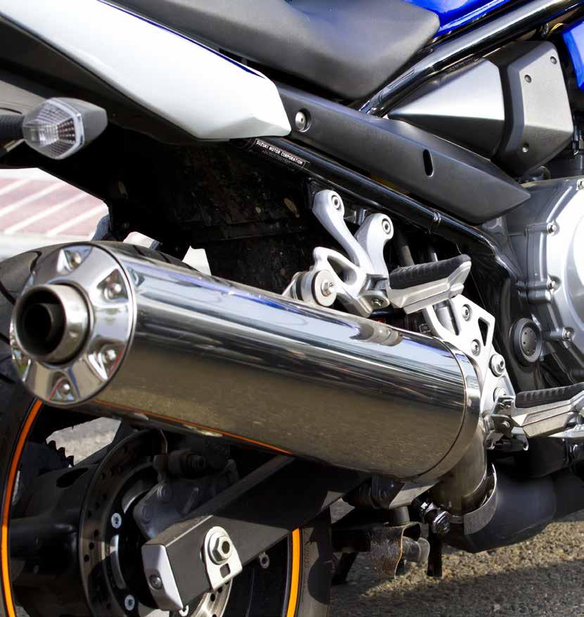 OLEJE PRO MOTOCYKLY Od počátku devadesátých let sponzorovala společnost Eurol různé motocyklové závodníky. Díky výrobkům Eurol dosahují velkých úspěchů.