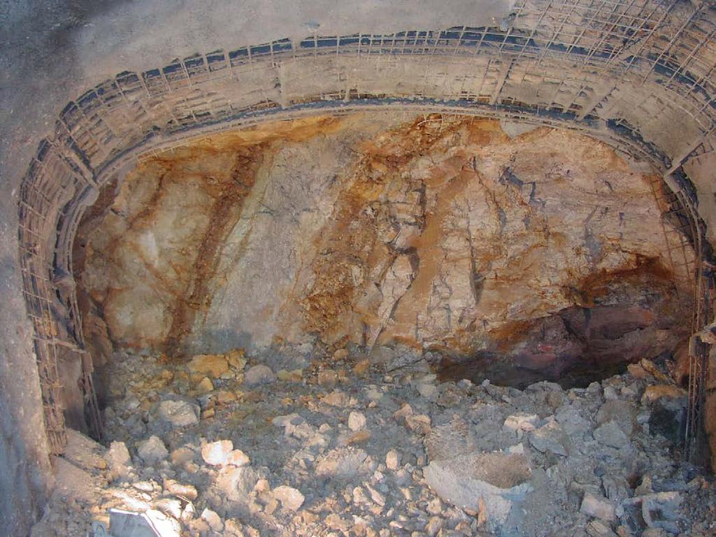 NRTM Dokumentace tunelu Panenská (D8) NÖTM Dokumentation des Tunnels Panenská (Autobahn D8) Dokumentace čelby tunelu Panenská, raženého od severu.