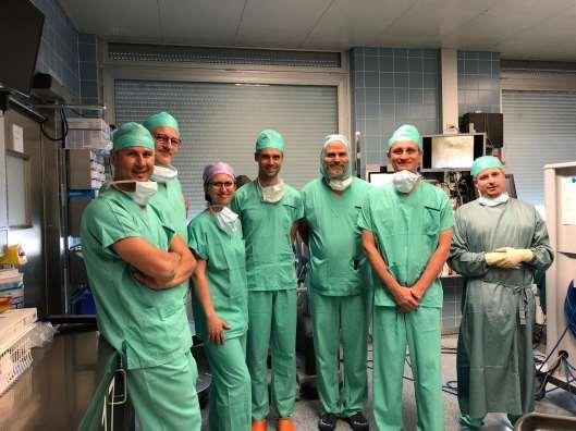 Navštívili jsme několik akreditovaných pracovišť pro robotický systém da Vinci Sesterský tým : - digestivní chirurgie :