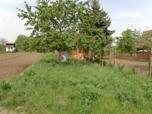 8. Lužice Pozemek o výměře 1 272 m 2. Je situován na okraji obce, v klidné lokalitě Kratiny.