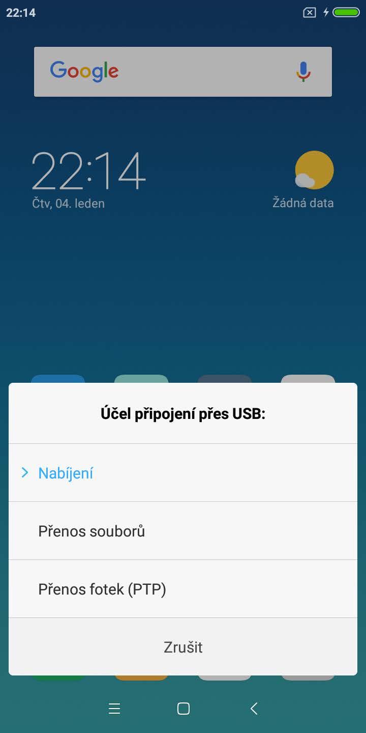 Uvedení do provozu Nabíjení baterie Připojte adaptér do přístroje a poté od zásuvky. Před prvním použitím je doporučeno plné nabití přístroje.