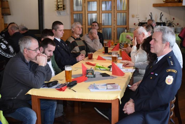 V podvečer všechny přivítá skupina Traverz Rock s velmi širokým repertoárem, která v Janové vystoupí poprvé. Pozor, nepleťte si s kapelou Traverza! Najděte si informace na www.