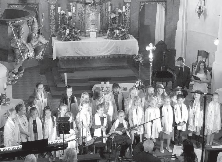 Badinerie (J. S. Bach) varhany - D. Fraš 8. Pět minut v Africe Z. Frašová, V. Bařinová 9. Menuet (J. S. Bach) - příčná fl étna - K. Cihelková 10. Yesterday, Lady Madonna (Beatles) zobcové fl étny (D.