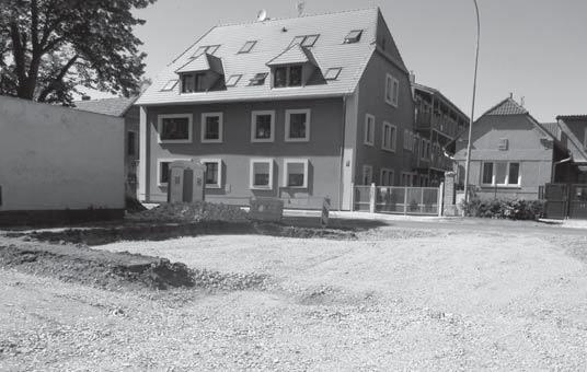 polovina náměstí.