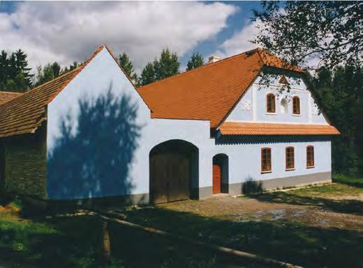 Magda Křivanová 43 25. Průčelí usedlosti z Mokré Lhoty, 2002, foto Z. Pykalová, fotoarchiv SLS Vysočina.