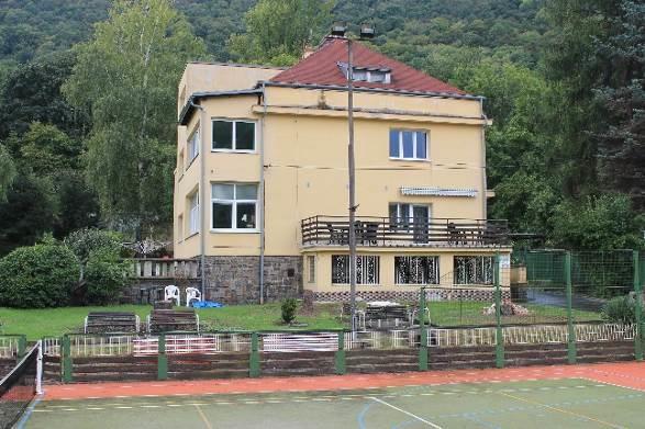 Denní stacionář Úsměv poskytuje ambulantní služby dětem, mládeži a dospělým osobám s mentálním postižením nebo s mentálním postižením s přidruženým kombinovaným postižením, kteří žijí v rodinách a