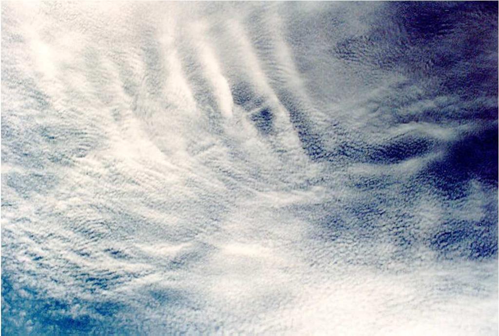 htm#ac) Cirrocumulus (Cc) Lokalizace: vysoké patro; 7 10 km Charakteristika: