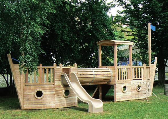 Modřínové dřevo tak po čase získá stříbrošedou patinu a své místo