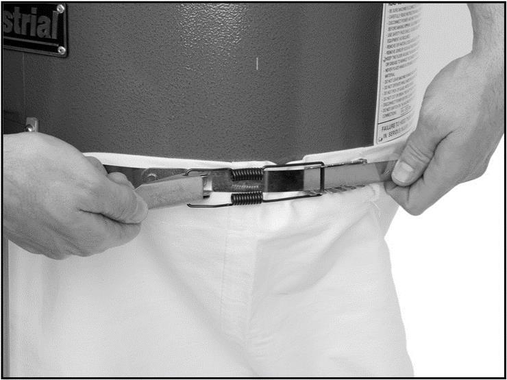 Set located on the drive unit so that the screw heads, push the two support screws against the support plate. 1.