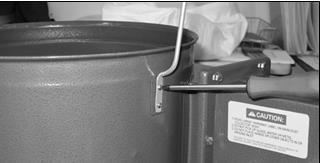 1. Gumové těsnění vložte při připojování na sací přírubu. 1. The rubber gasket when connecting the suction flange insert. 1. La junta de goma cuando se conecta el inserto brida de succión. 2.