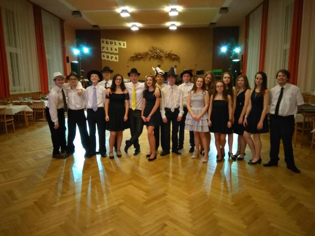 PŘEDTANČENÍ NA ŠKOLNÍM PLESE 2018/2019 V PÁTEK 15. 2. 2019 SE KONAL ŠKOLNÍ PLES V SEDLEJOVĚ. VYSTOUPENÍ SI PŘIPRAVILI JIŽ TRADIČNĚ DEVÁŤÁCI A PAK SPOLEČNĚ TAKÉ ŽÁCI ŠESTÝCH A SEDMÝCH TŘÍD.