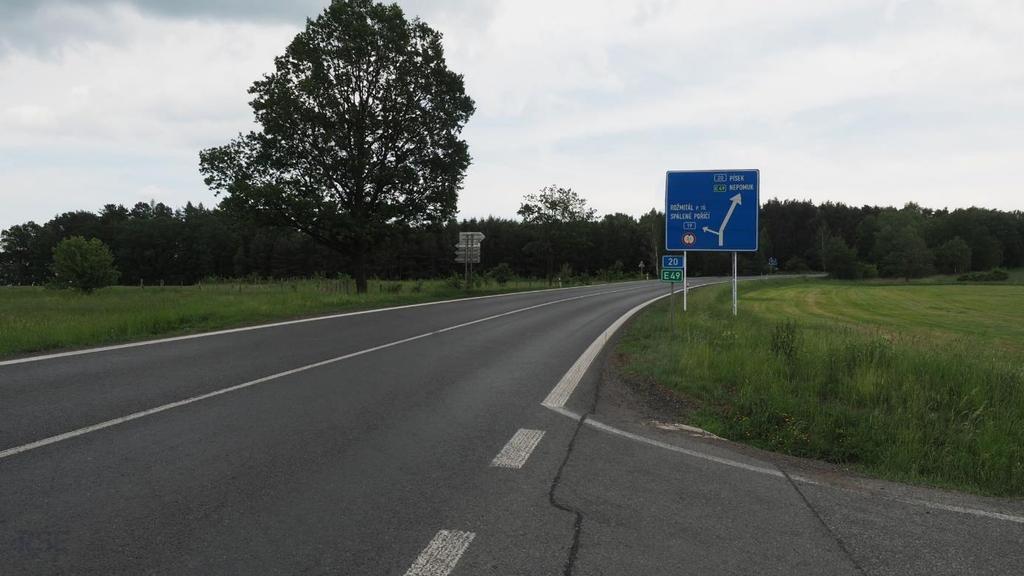 Silnice I/27 tvoří spojení Klatov, Plzně, Mostu s pokračováním do Německa na obou koních silnice.