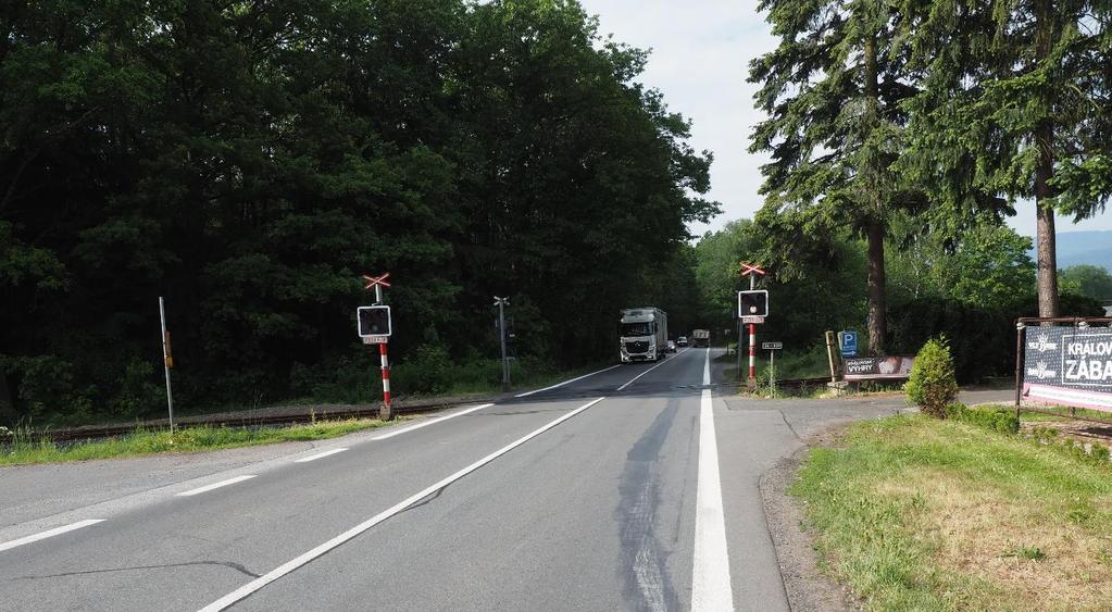 bohužel v obou případech se dotýkáme pozemků stejného vlastníka. Bohužel jsme zatím při jednání s tímto vlastníkem narazili na odpor a hledáme cestu jak se s tímto vypořádat.