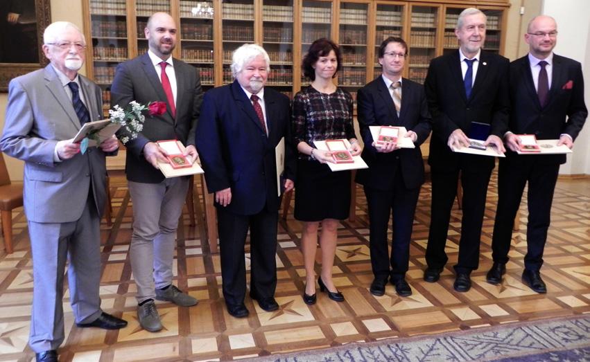 Bobycentrum Brno. Předseda trestního kolegia Nejvyššího soudu František Púry přebírá na slavnostním galavečeru v TOP Hotelu Praha titul Právník roku v kategorii Trestní právo.