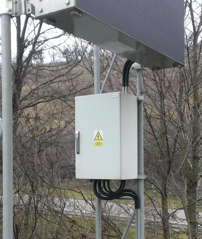 Rozvaděč MX/SX Sokl rozvaděče Vedení kabeláže Betonový základ