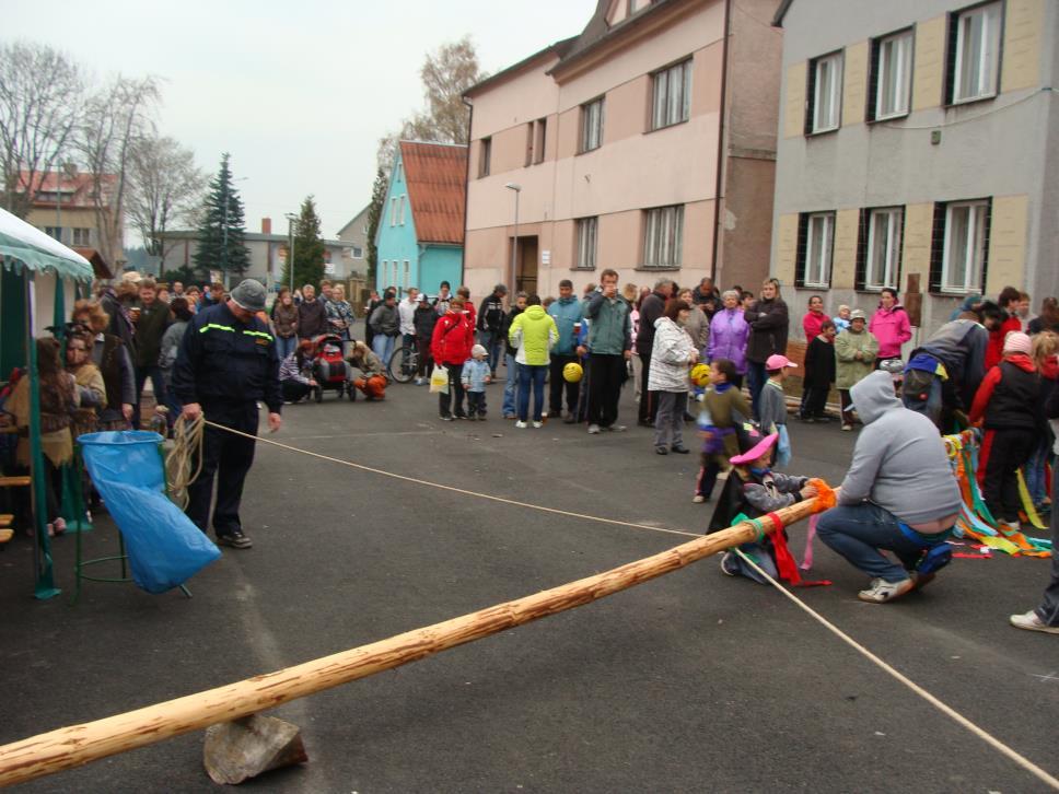 Stavění máje