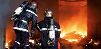 Požární ochrana Nehořlavé izolace z kamenné vlny zvyšují požární odolnost konstrukcí Budovy musí splňovat požadavky požární ochrany.