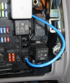 SLIM COOL Gedetailleerde instructies voor de installatie van de bekabeling model Euro 6 NL 9 Demonteer via de binnenzijde van de cabine de aangeduide afdekkingen.