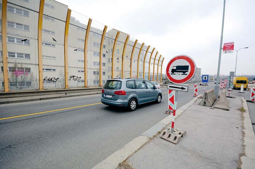 téma Více témat najdete na www.nasepraha.cz Vlna letních oprav začíná víme, Vnitřní dluh, který má město vůči komunikacím, činí kolem 35 miliard.