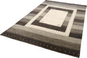 koberec se super měkkým vlasem ze 100% polyesteru, snadný na údržbu, k dostání v různých velikostech