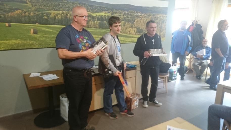 Vítězové 2. Jirka Horák, 1. Toman a 3. Cako Jarní turnaj GP Chomutov 2019 - kategorie dorostenci(04.05.2019) V posledním turnaji nám opět dělali naši mládežníci.