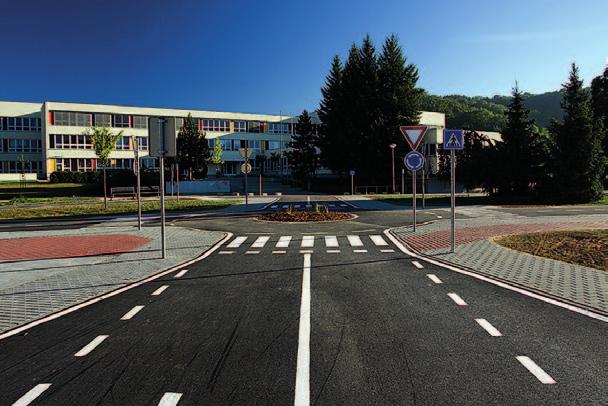 KOMÍNSKÝ ZPRAVODAJ 9 2017 str. 13 www.brno-komin.cz/kominsky.zpravodaj Fanouškům a hráčům se brzy dostane odpovídajícího sportovního zázemí Rozhovor s trenérem FC Svratka Pavlem Obstem.