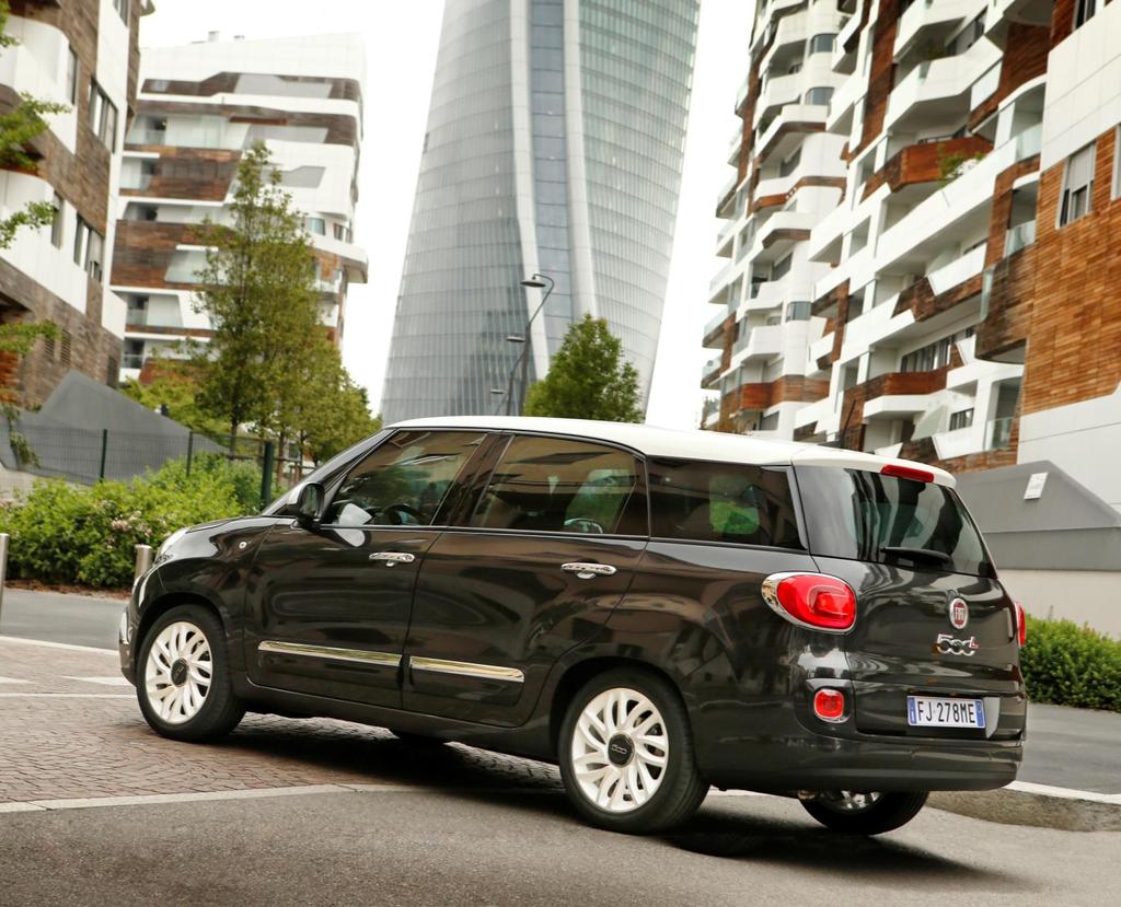 Ceník FIAT 500L kombi VÝBAVA PALIVO MOTORIZACE KÓD 7 Diesel 1.3 MultiJet 95 k 351.242.7 Diesel 1.6 MultiJet 120 k 351.244.7 63 Diesel 1.