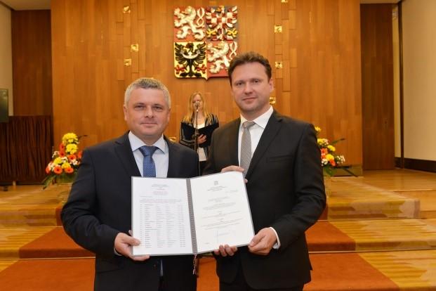 Dětem začínají prázdniny a mnoho z nás dospělých si vybere zaslouženou dovolenou.