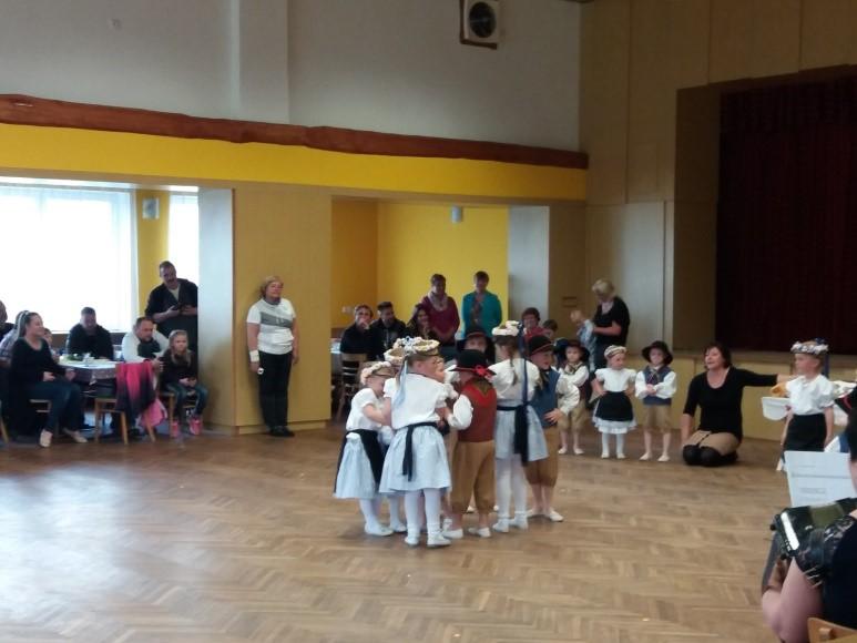 čtvrtek 9 12 hod., v pátek 16 19 hod. v posledním červencovém týdnu. V pondělí 5.8. bude první výdej. Při výdeji si můžete objednat a zaplatit další objednávku.