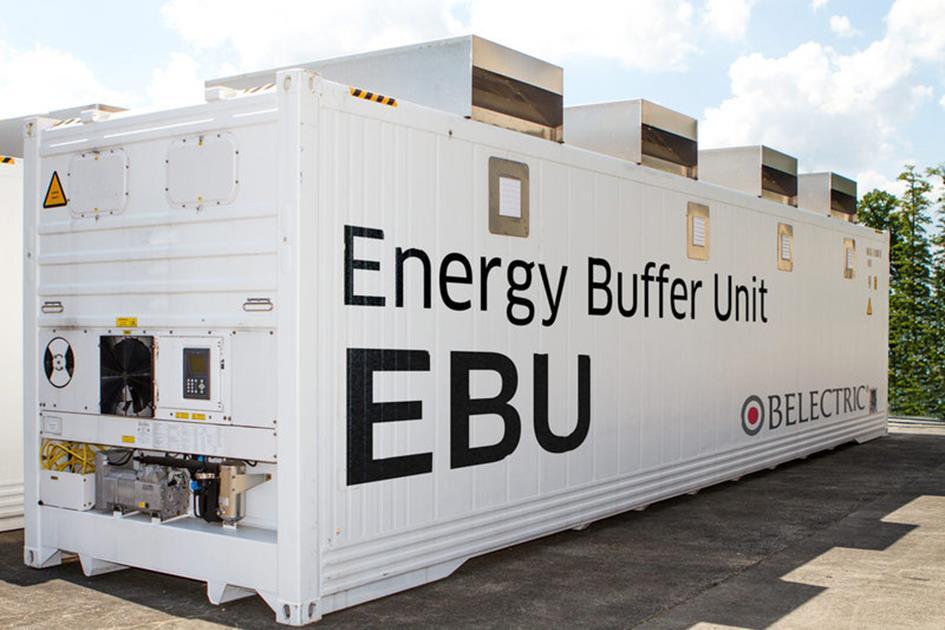 4.2.2 Aplikace olověných baterií Inovativní EBU jednotka (Energy Buffer Unit) využívající technologii olověných baterií je použitá jako energetická rezerva pro regulaci frekvence.