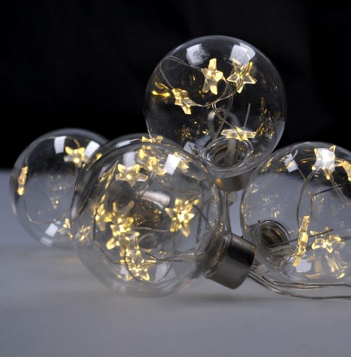 8cm 30x Testovací tlačítko na obale 3x AA Sada LED vánočních koulí 1V228 LED vánoční koule se svítícími hvězdami počet vánočních koulí: 6 počet hvězd v kouli: 5 LED diod celkem: 30 průměr jedné