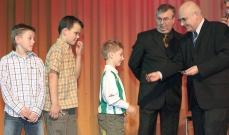 vybrán Pavel Habrun a ve star ích Ïácích Martin Ondru.