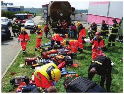 V kurzech byly opět připraveny různé reálné situace, například praktický výcvik spolupráce při simulovaném zásahu složek IZS u mimořádné události s velkým